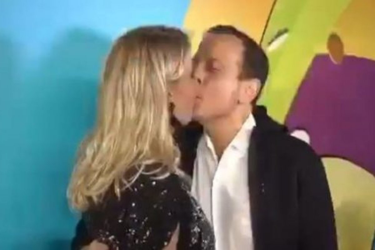 Bia e João Dória se jogam no Carnaval e desmentem separação