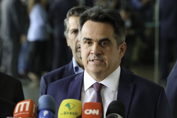 [Ciro Nogueira mantém aliado em cargo de prestígio na Caixa enquanto cobra saída de partido do governo Lula]