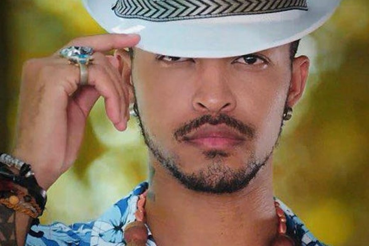 Lambasaia faz show gratuito no Farol da Barra