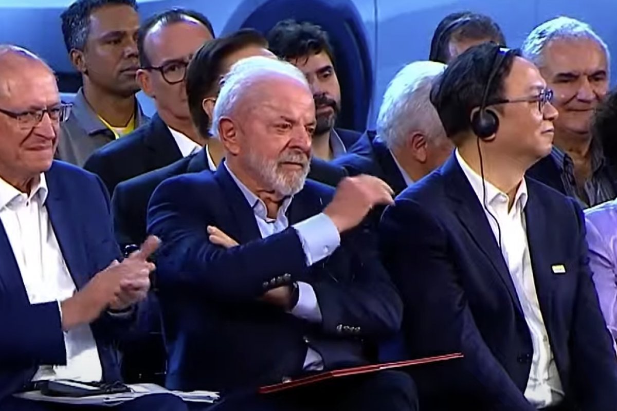 Lula acompanha inauguração de fábrica BYD em Camaçari