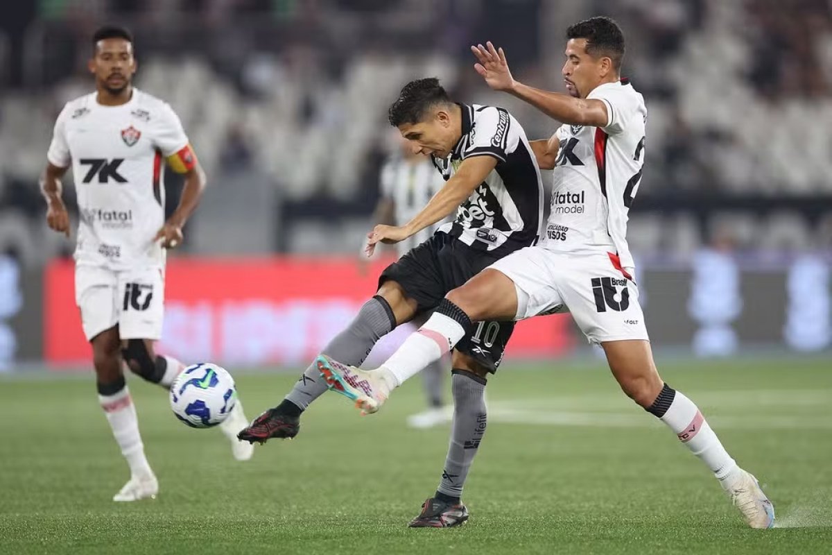 CBF altera horário de partida entre Vitória e Botafogo pelo Brasileirão 