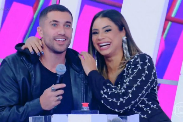[Saiba tudo sobre o casamento da cantora Lexa com o ator Ricardo Vianna! ]