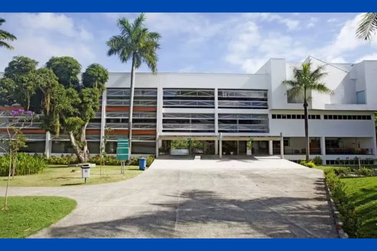 Programa oferece bolsas para graduação em medicina a egressos de escola pública em universidade de Salvador