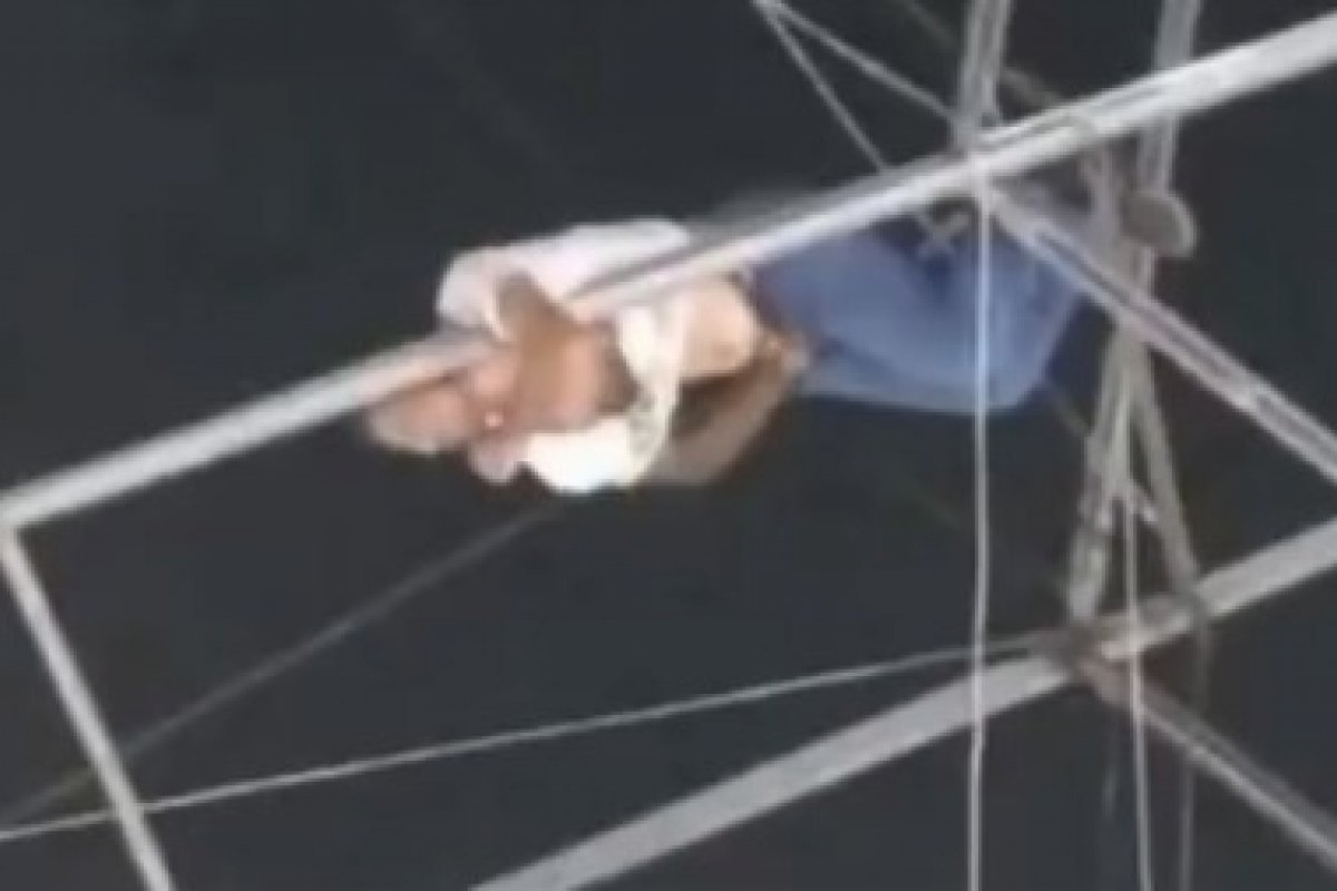 Vídeo: casal despenca de roda-gigante durante evento no interior do Acre