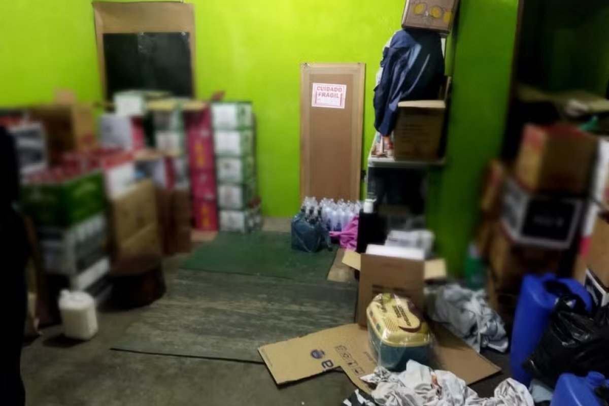Polícia localiza no interior de SP fábrica clandestina de bebidas ligadas à morte de duas pessoas por intoxicação com metanol