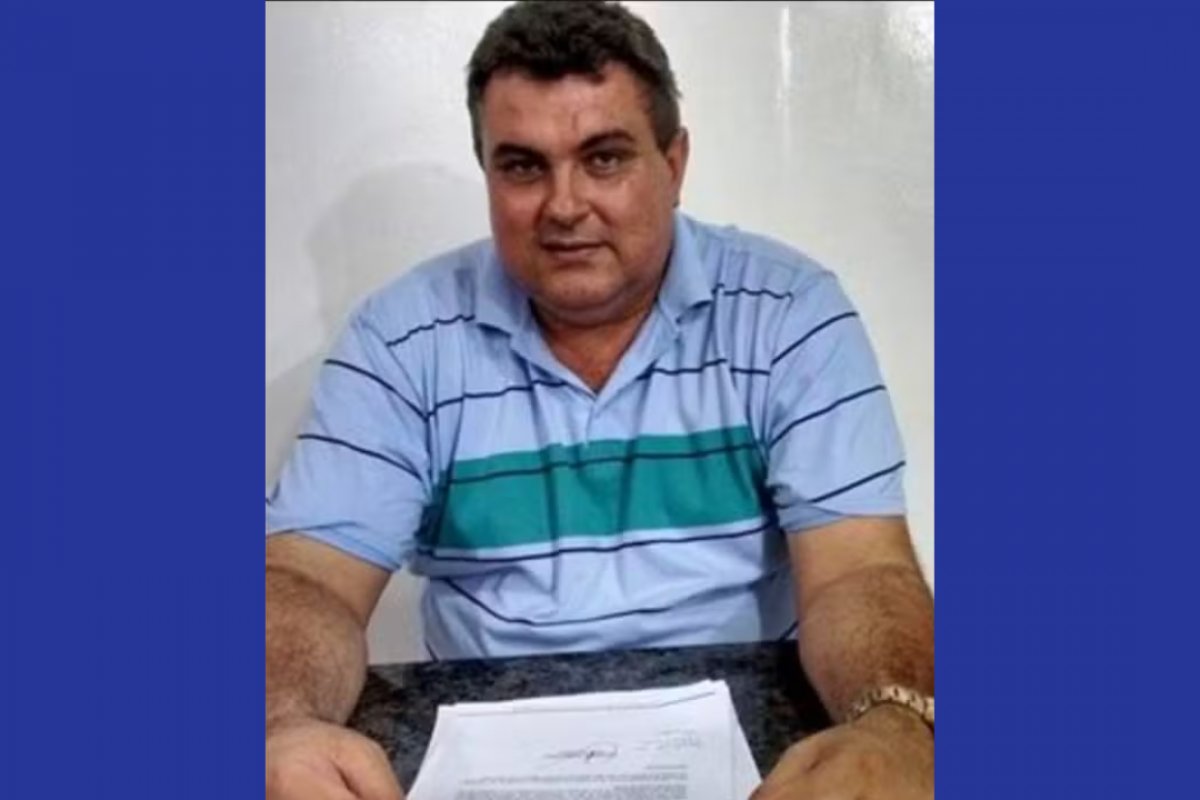 Ex-secretário de cidade da Bahia morre após carro bater em caminhão em Ibirapitanga