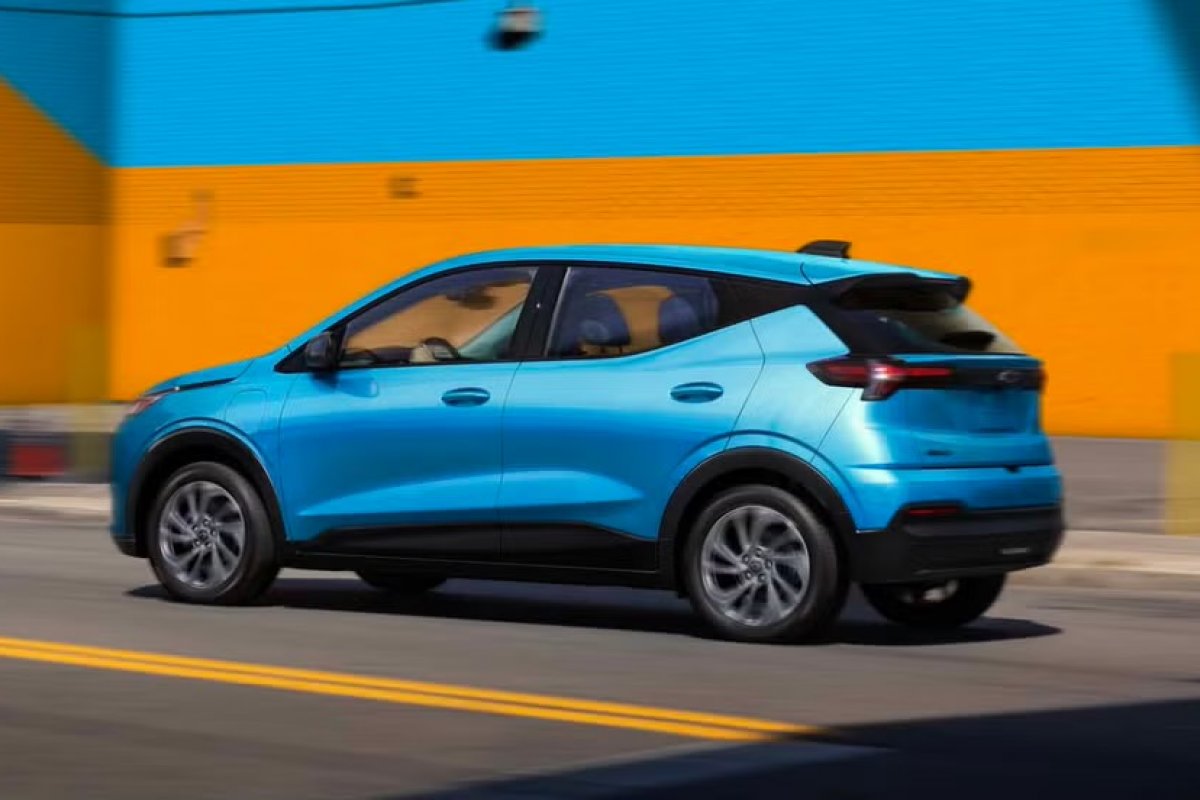 Chevrolet Bolt vai voltar em 2026 com novo estilo e baterias mais eficientes