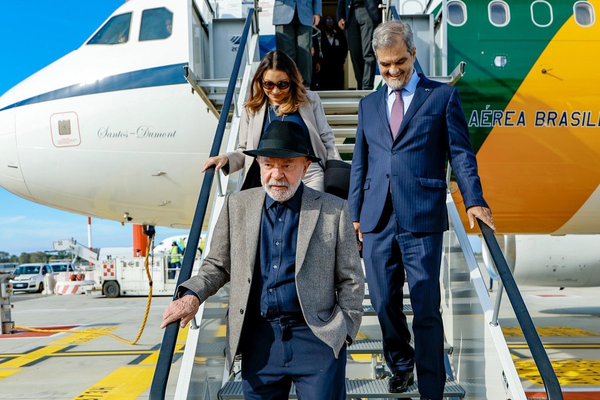 Lula chega a Roma para encontro com papa Leão 14 e evento da ONU sobre a fome