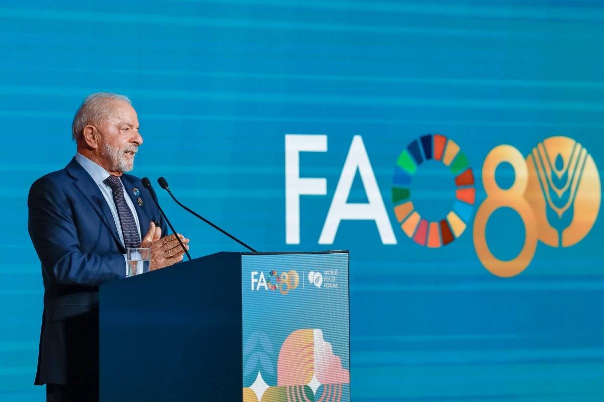 Fome é irmã da guerra, diz Lula em evento do Fórum Mundial da Alimentação