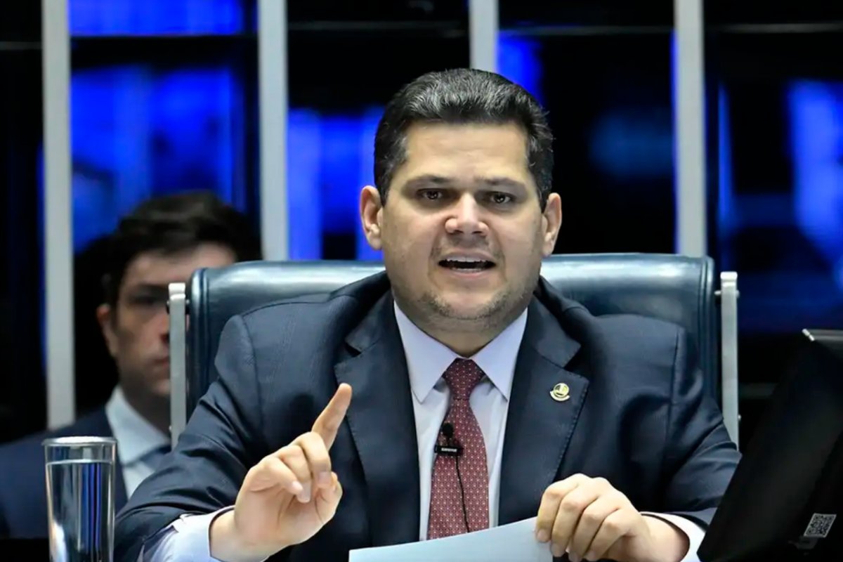 Alcolumbre defende retomada do diálogo entre Israel e Palestina após cessar-fogo 