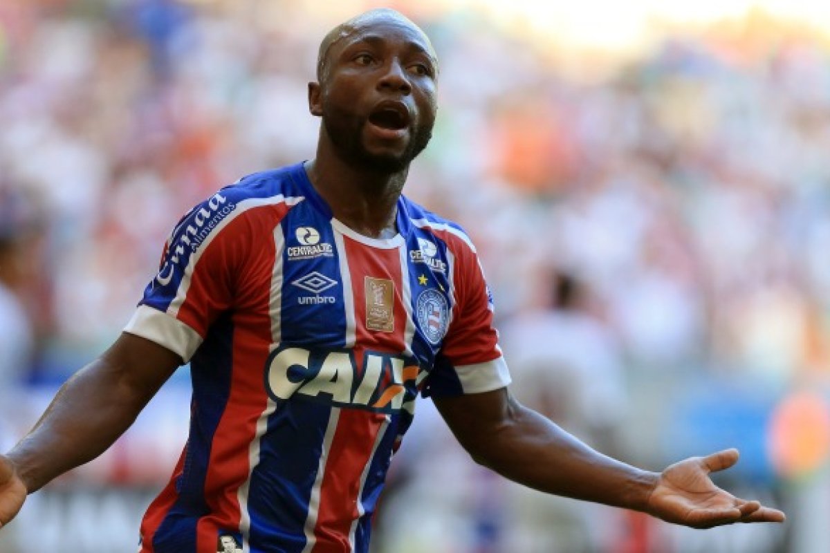Ex-jogador do Bahia, Pablo Armero é detido por dirigir embriagado
