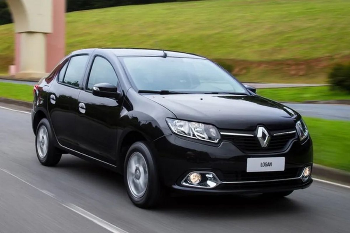 Uber exclui veículos da categoria Black e revolta motoristas 