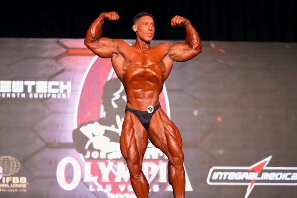 [Campeão do Mr. Olympia, Ramon revela dieta regrada para conquista do título: Nada de cookie e hambúrguer ]
