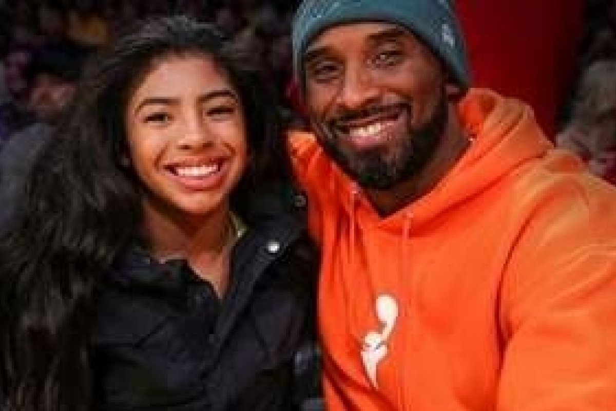 Viúva de Kobe Bryant processa empresa de helicóptero que caiu na Califórnia