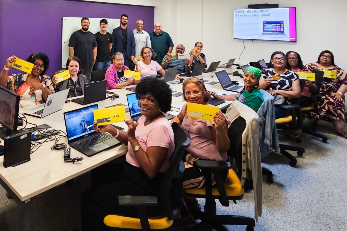 Curso gratuito de  capacitação tecnológica para idosos é iniciado no Hub Salvador! 
