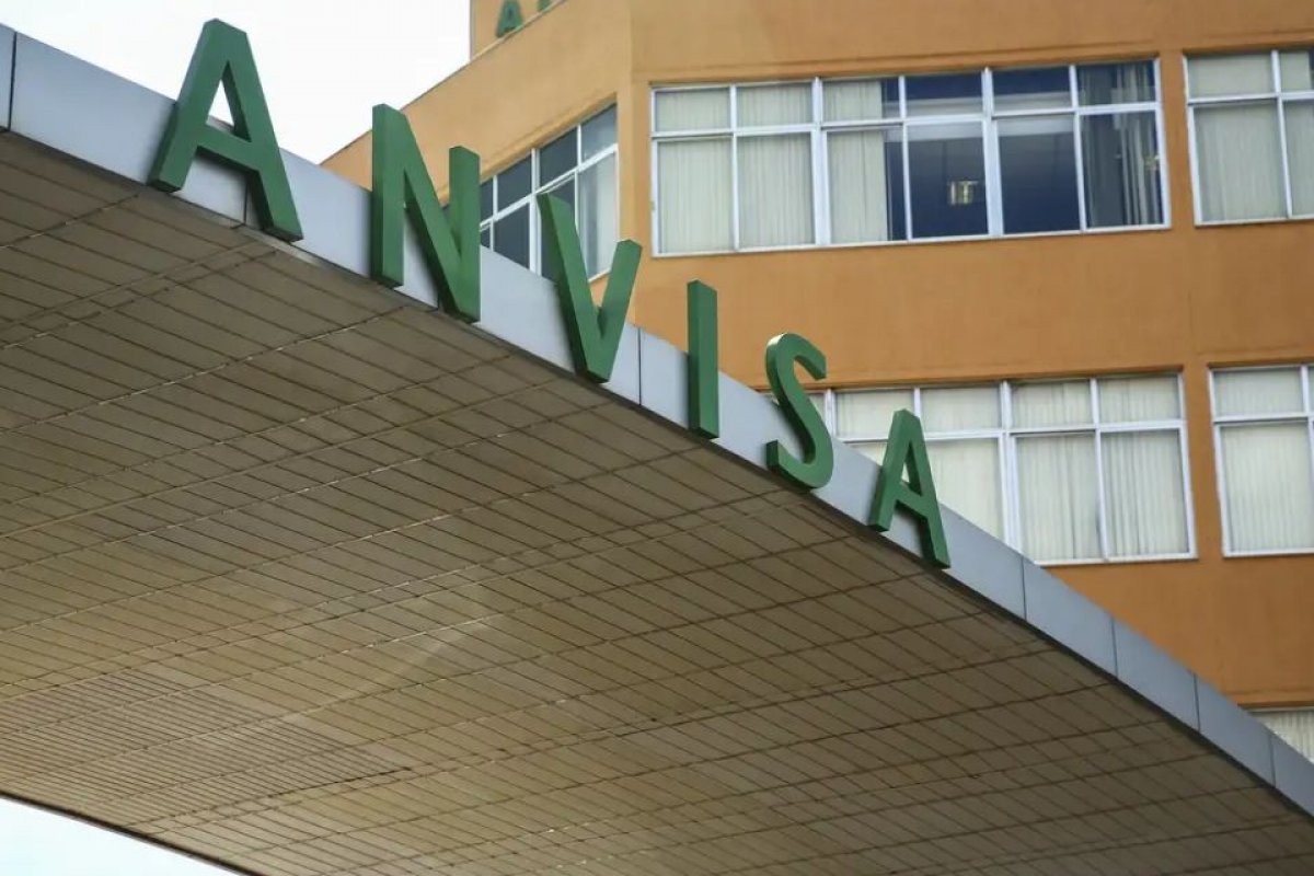 Anvisa busca laboratórios com capacidade de detectar metanol em amostras de sangue