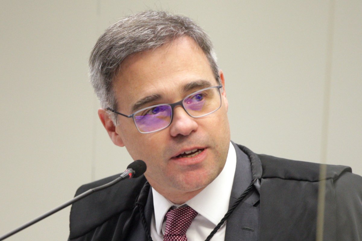 Mendonça bloqueia R$ 389 milhões do Sindnapi, que tem irmão de Lula como vice