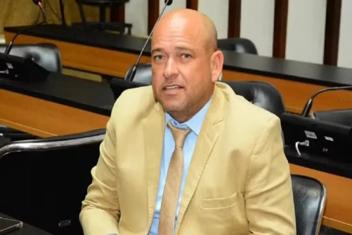 Binho Galinha é suspenso do partido 11 dias após ser preso 