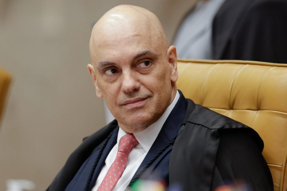 Moraes concede liberdade provisória a ré dos atos de 8 de Janeiro