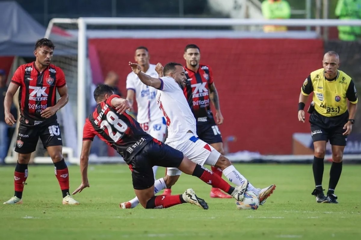 Em Ba-Vi de cenários opostos, Bahia e Vitória disputam último clássico do ano 