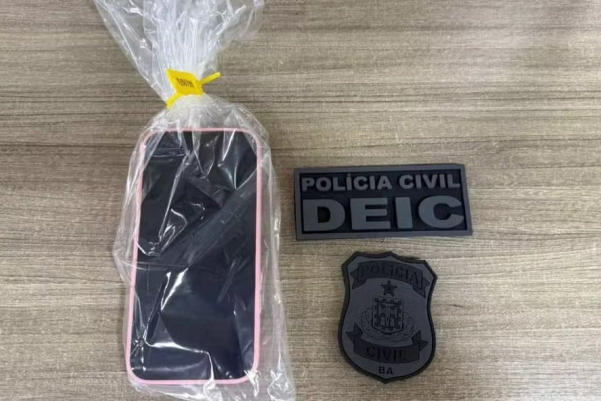 Mulher é suspeita de roubar dados de idosos em copiadora e usava cartões em compras online