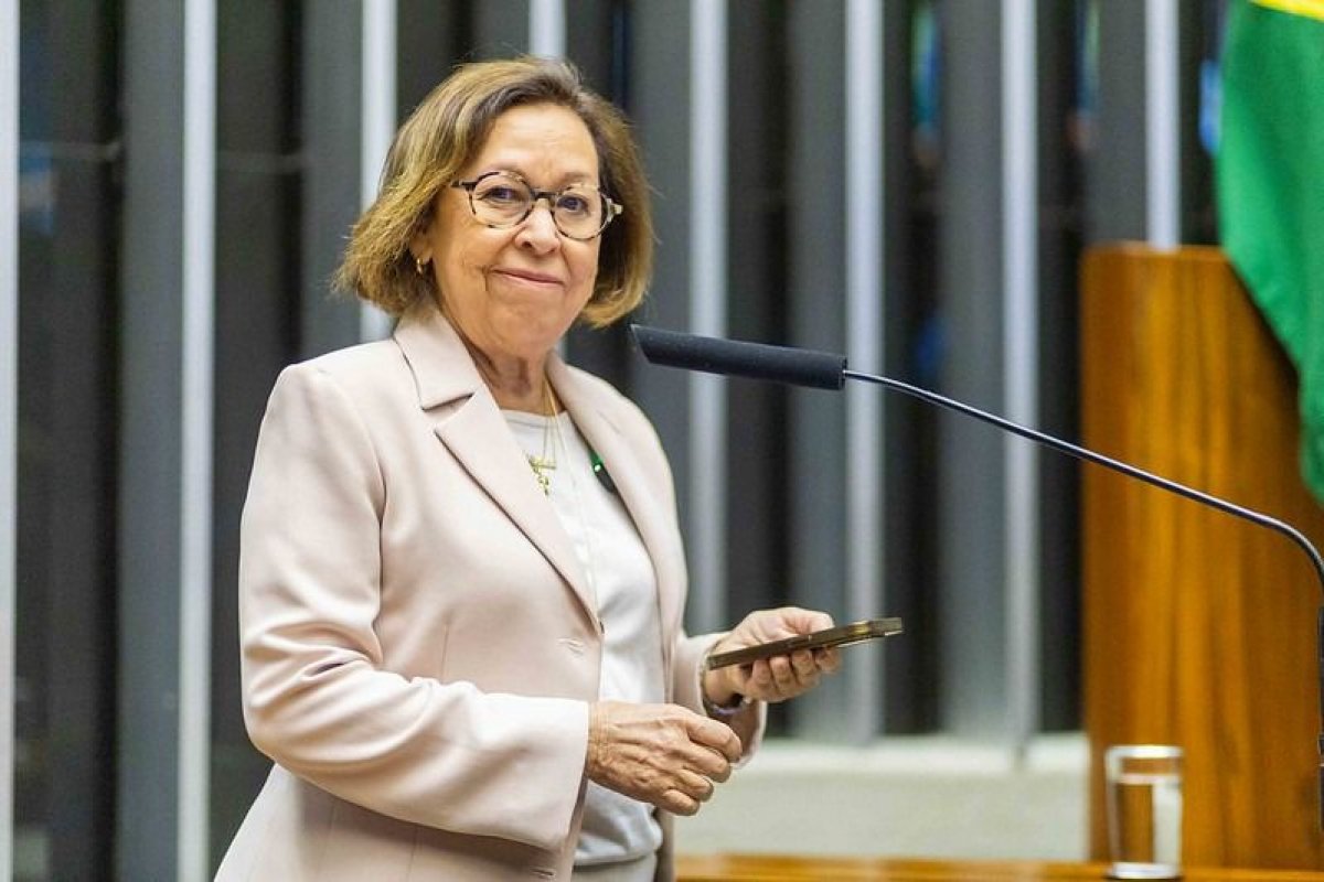Câmara aprova projeto de deputada baiana que cria regras para exposição de crianças nas redes sociais