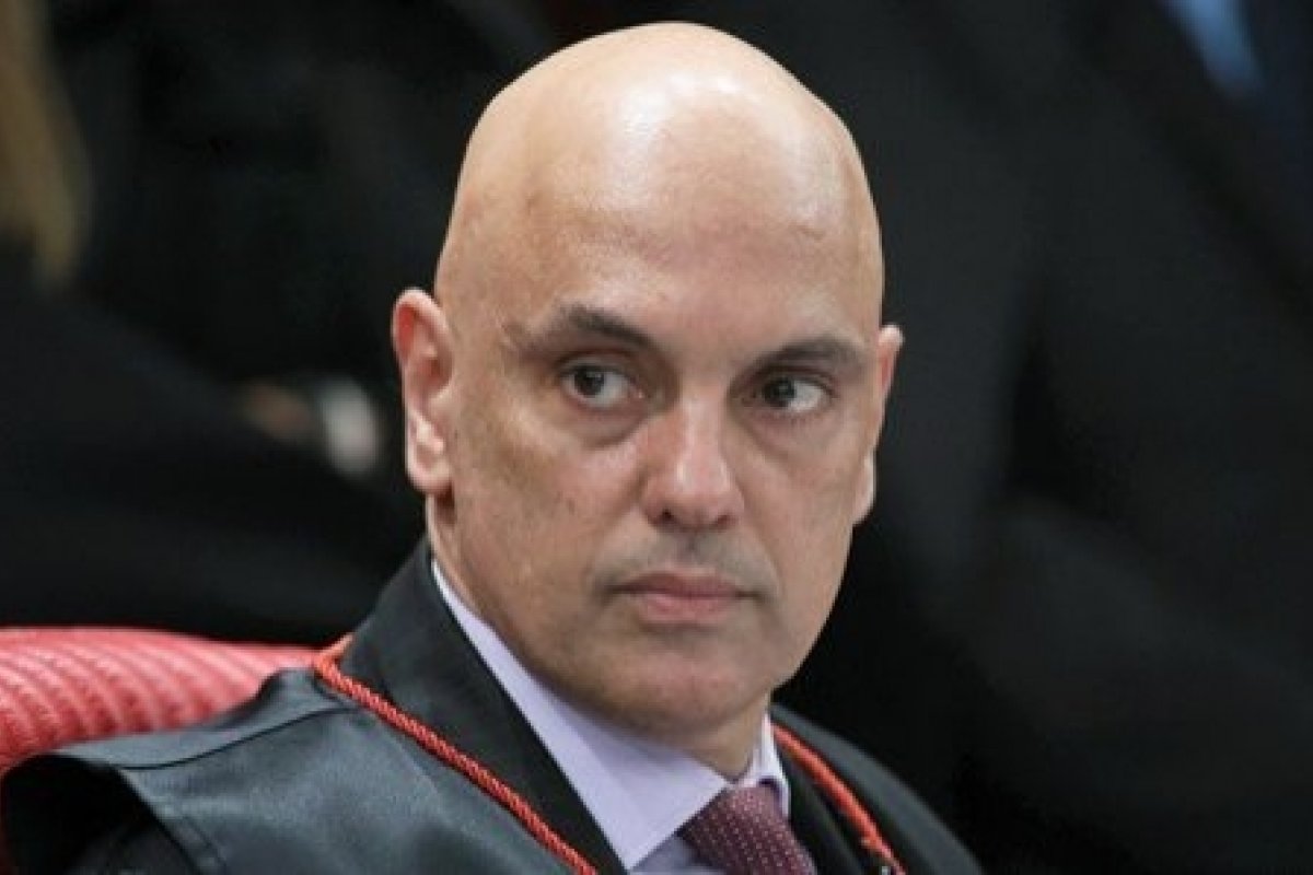 Alexandre de Moraes emite novo mandado de soltura para acusada de participação nos atos de 8/1