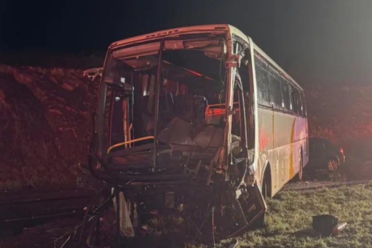 Acidente envolvendo ônibus com destino a Bahia deixa 15 feridos no Distrito Federal 