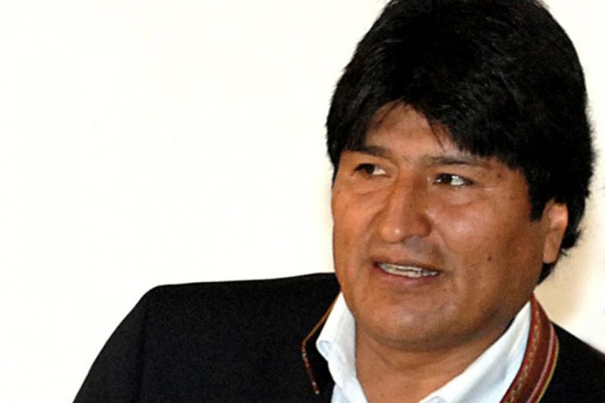 Evo Morales vota nas eleições presidenciais da Bolívia mesmo foragido da polícia
