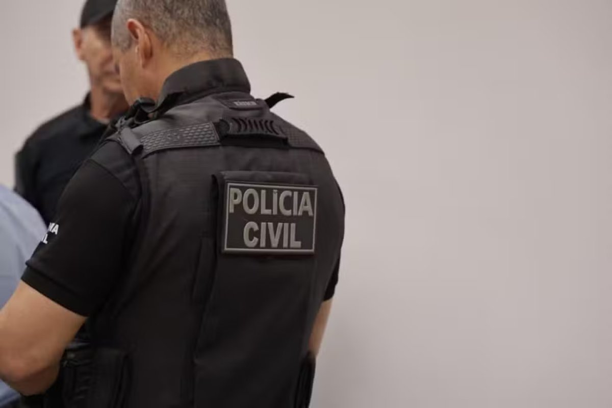 Homem é preso após descumprir medida protetiva, agredir e roubar ex-companheira na Bahia