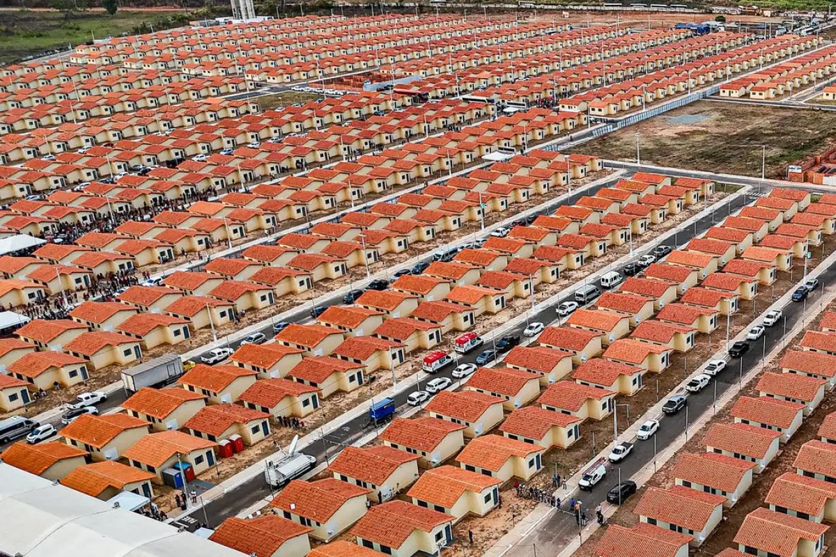 Governo anuncia programa com R$ 40 bilhões de crédito para reforma de casas populares 