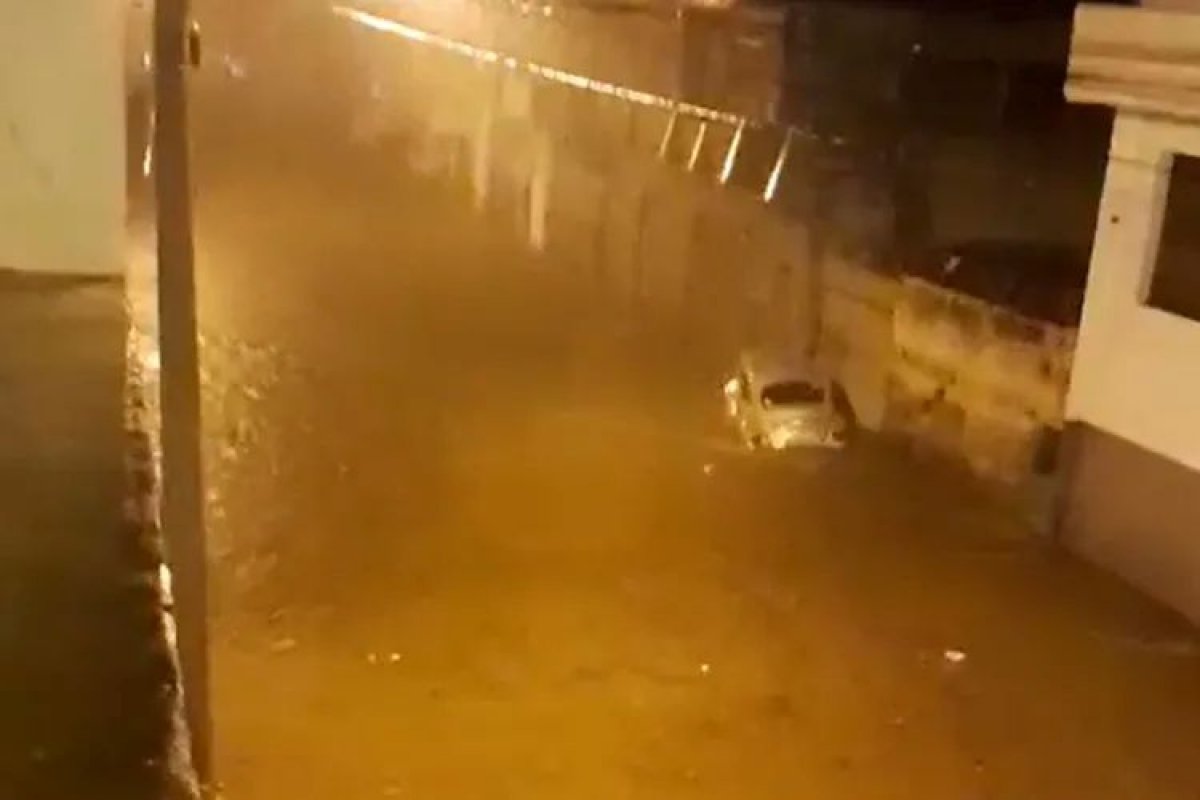 Fortes chuvas atingem a cidade de Brumado após período de estiagem 