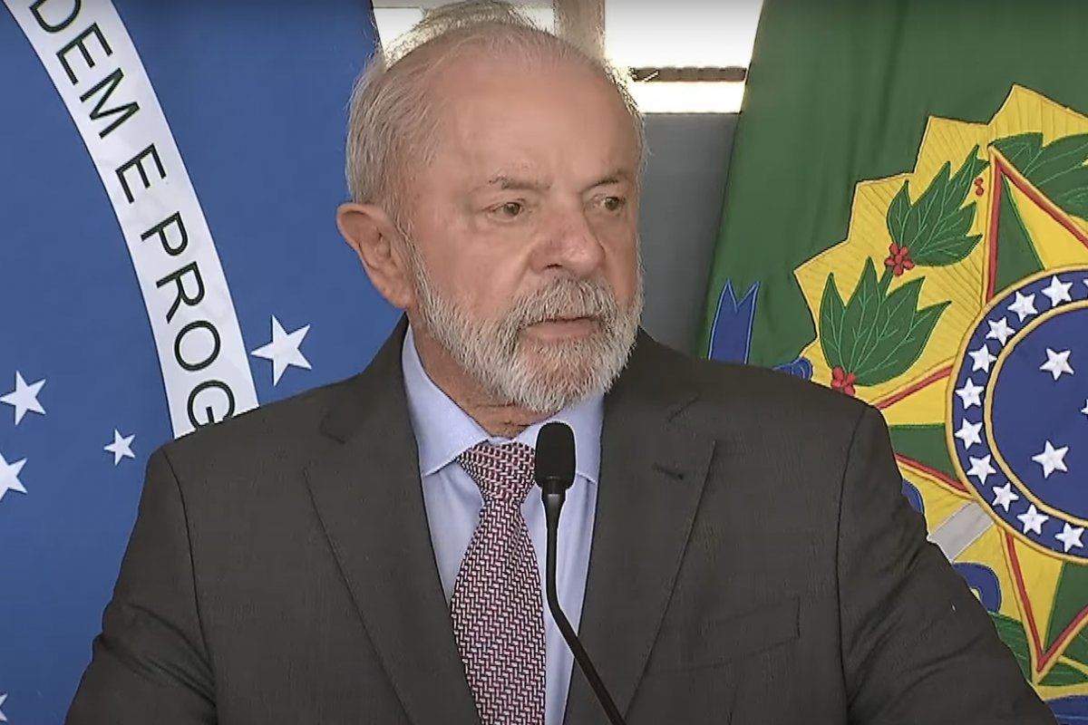 Lula diz a embaixadores que é preciso manter a paz na América Latina e critica intervenções estrangeiras
