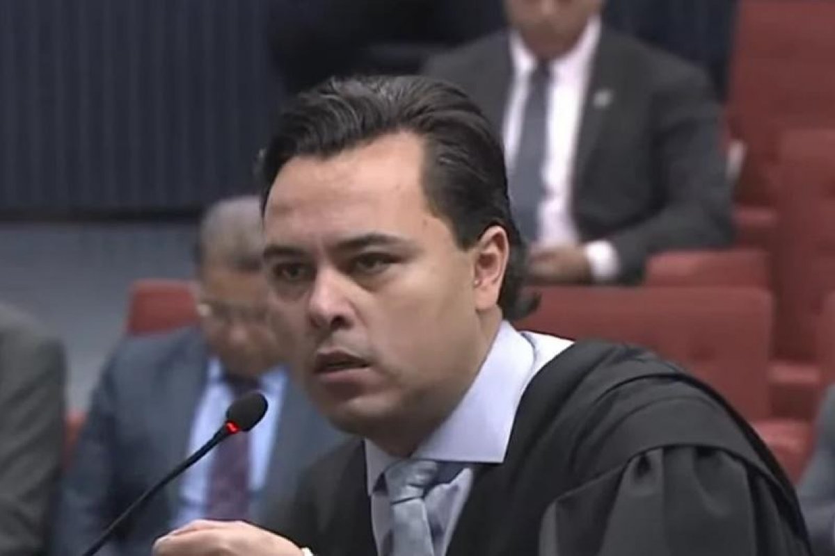 OAB analisa representação contra Moraes após destituição de advogado de ex-assessor de Bolsonaro