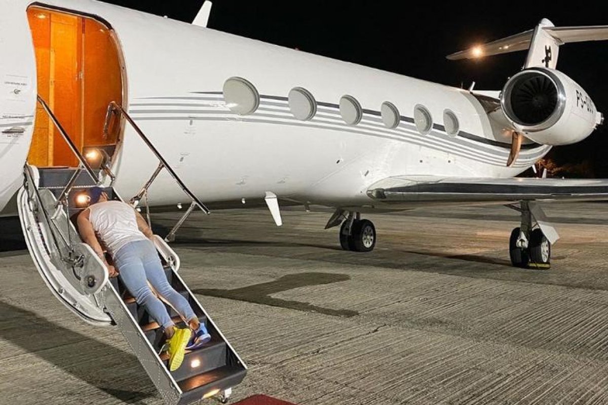 "Sobrevivi" diz Gusttavo Lima após maratona de shows no Carnaval