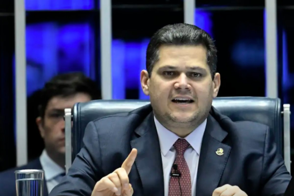 Senado adia votação de lei que tira resposta a tarifaço do teto fiscal