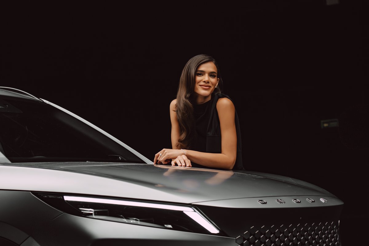 Bruna Marquezine é a nova embaixadora da Omoda no Brasi! 