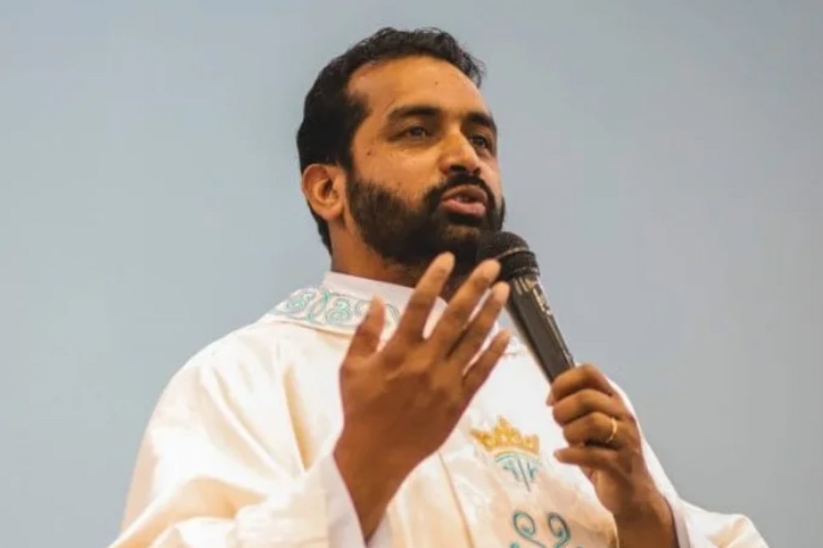Padre é denunciado pelo MP por abusar de fiel durante missa