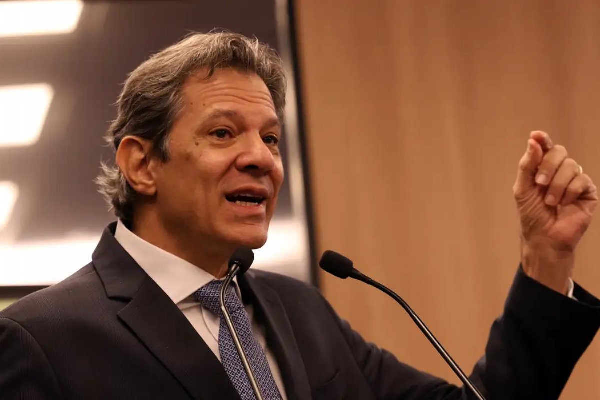 Haddad afirmou que prefere ser visto como quem “gastou demais” do que como “caloteiro”