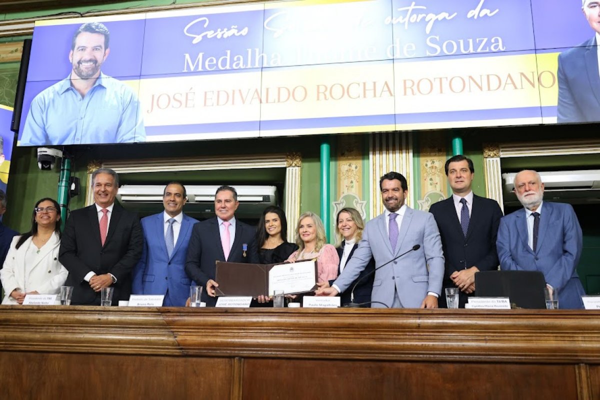 Rotondano recebe medalha Thomé de Souza e destaca a importância do Poder Judiciário