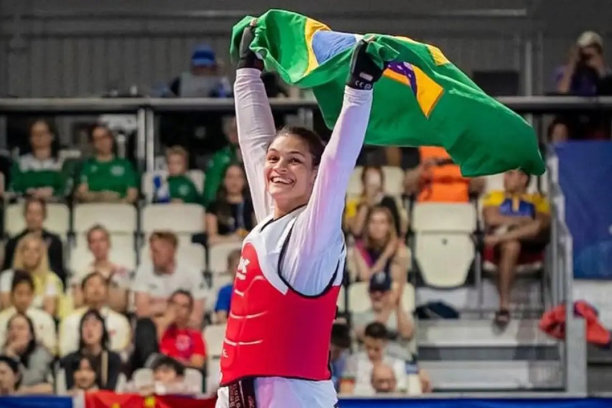 Após 20 anos, brasileira conquista título mundial de taekwondo