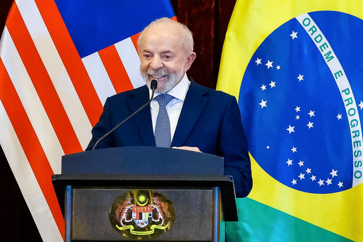 Lula diz estar disposto a negociar com Trump solução para tarifa de 50% imposta ao Brasil
