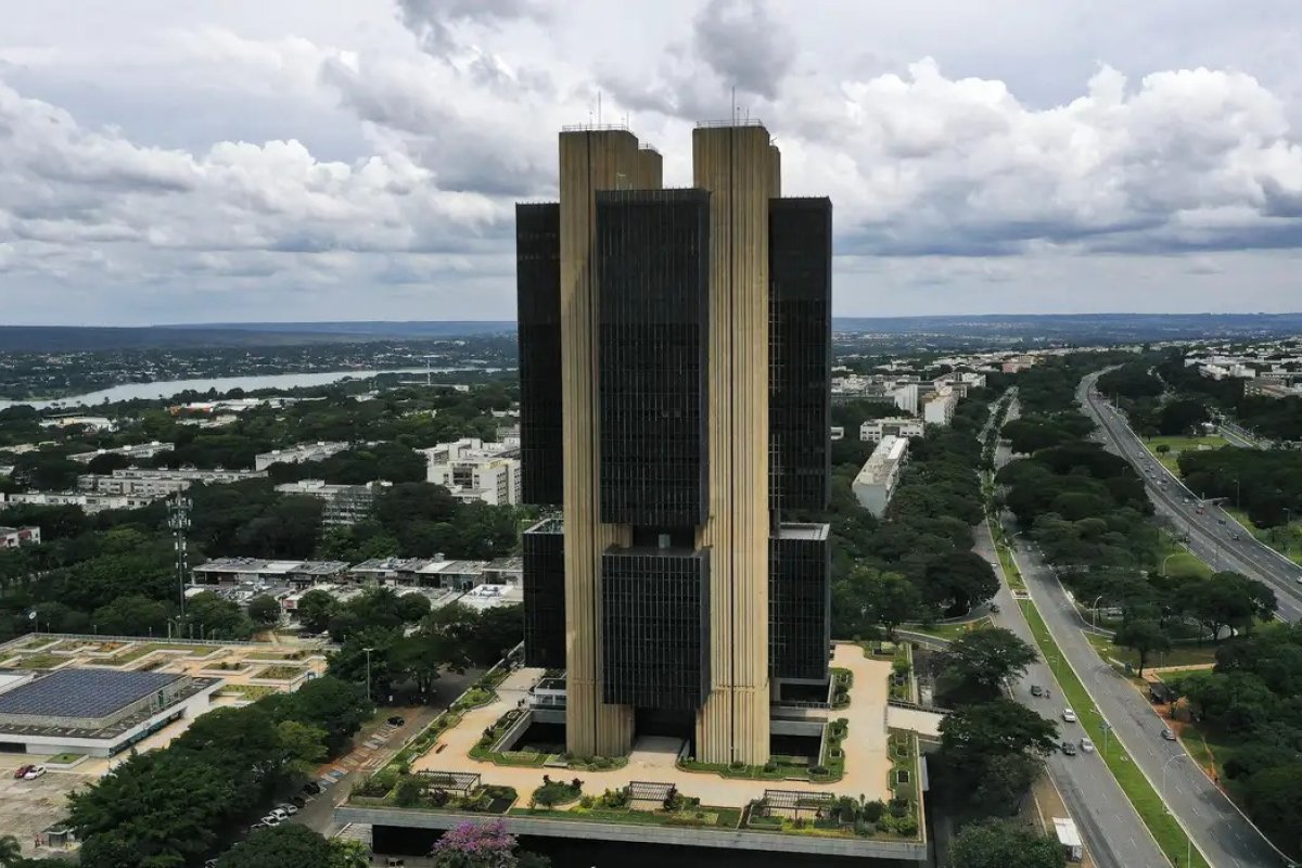 Começam a valer regras mais rígidas contra bets irregulares e contas bancárias laranja