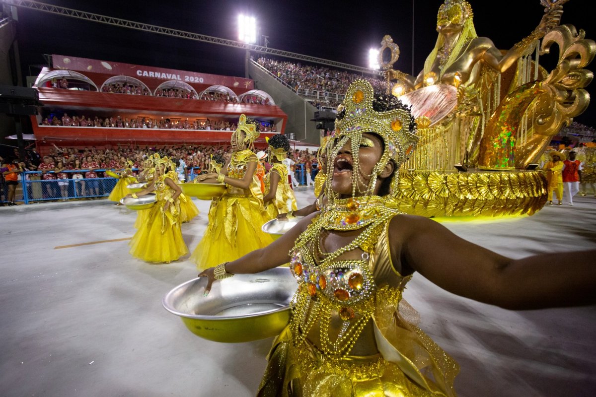Em homenagem as Ganhadeiras de Itapuã, Viradouro leva Carnaval no Rio