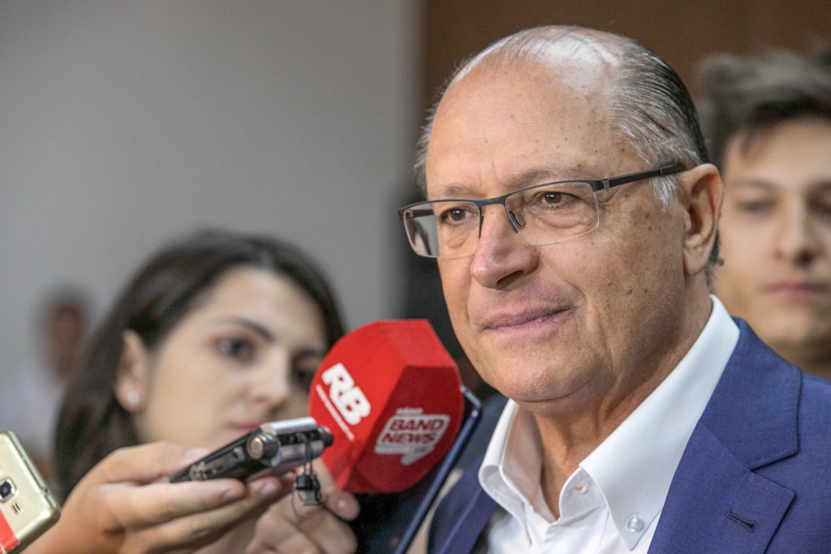 Alckmin procura embaixador da China por acordo para evitar paralisação em montadoras no Brasil