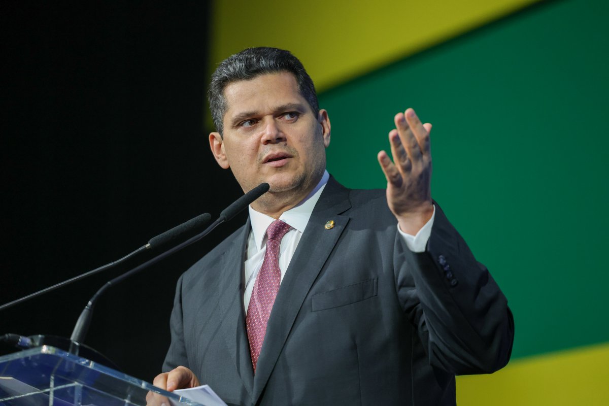 Após megaoperação no Rio, Alcolumbre determina a instalação da CPI do Crime Organizado