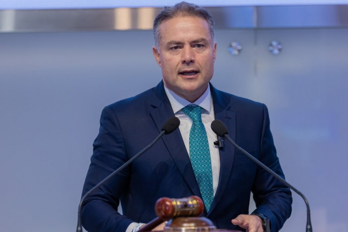 Ministro dos Transportes afirma que fim da obrigatoriedade de autoescolas deve valer ainda em 2025