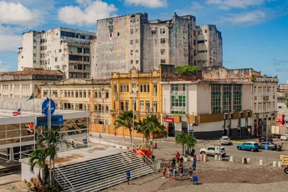 Mostra Casas Conceito mantém rooftop irregular após Iphan recomendar remoção; entenda