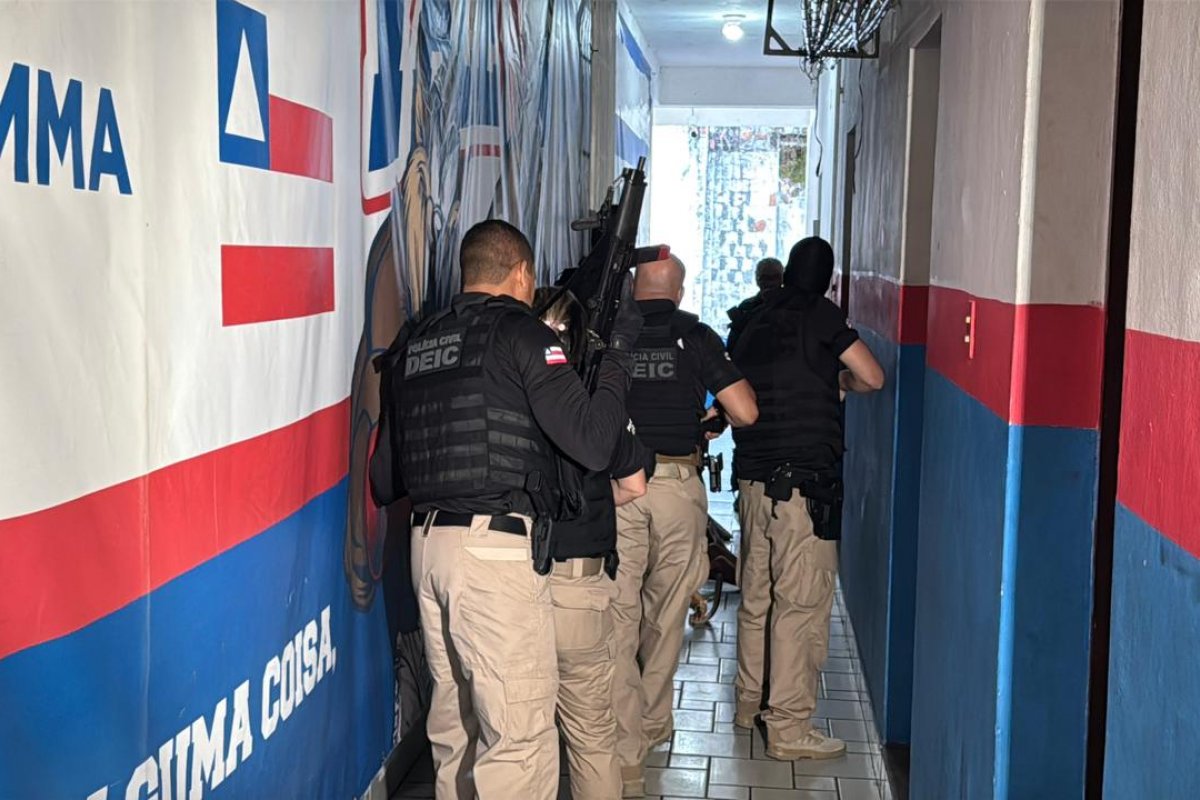 Quatro integrantes da Bamor, maior torcida organizada do Bahia, são presos em operação policial em Salvador