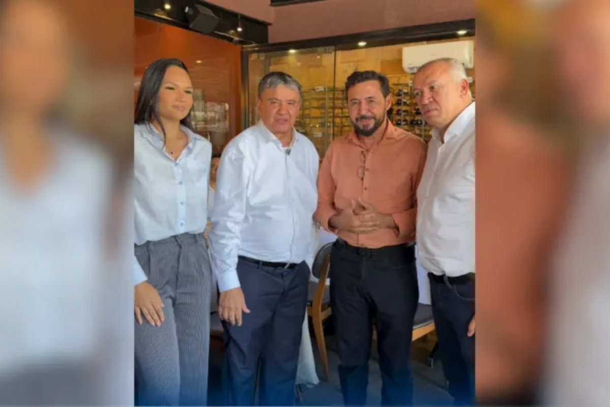 Vídeo: Ministro comete gafe e fala em "trocar a Carteira de Trabalho pelo cartão do Bolsa Família"